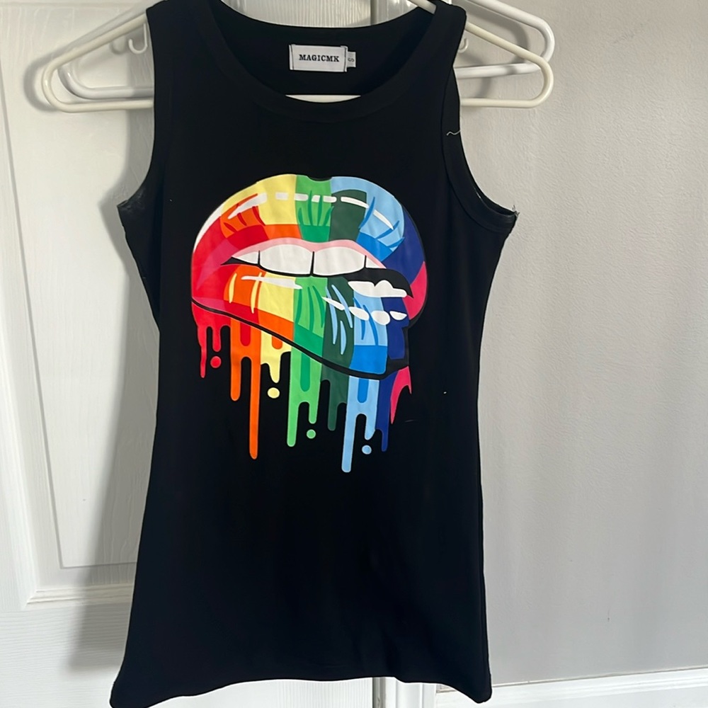 Black graphic tank top